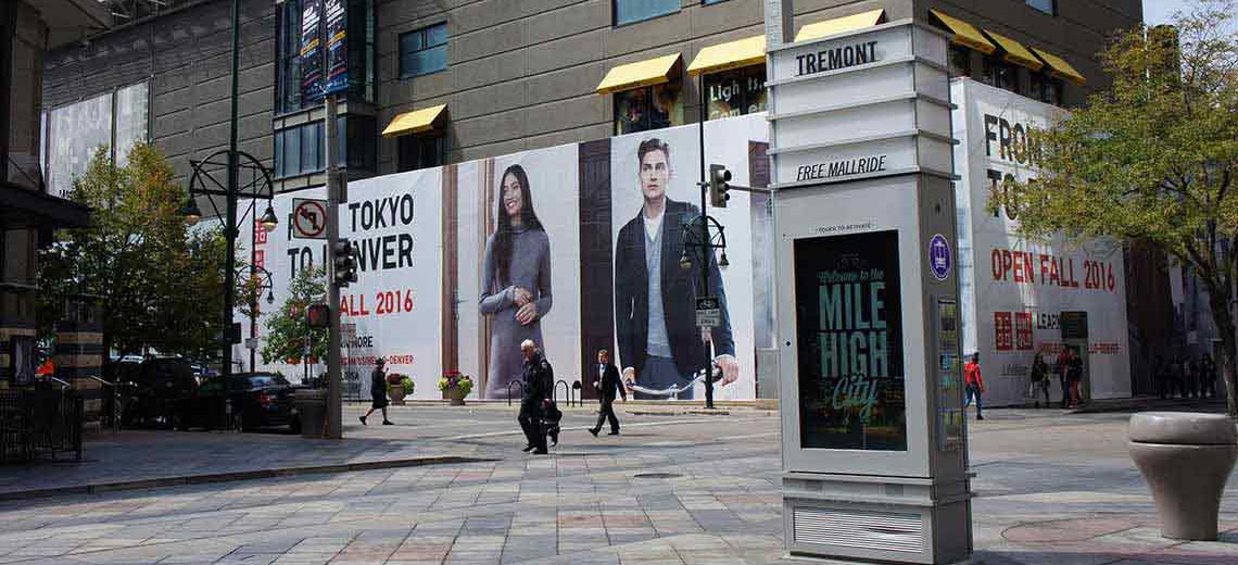 Uniqlo - Massive Uniqlo Banner Captivates Denver