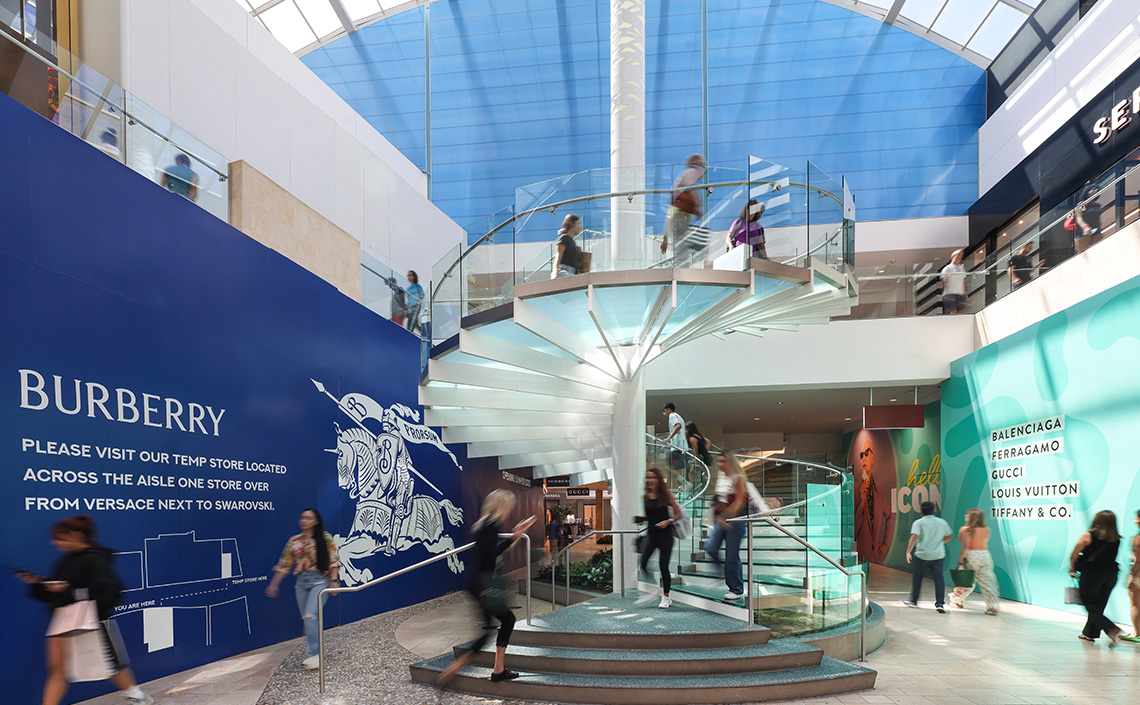 Topanga Luxury Expansion – Large-Scale Temporary Wall Systems for High-End Retail